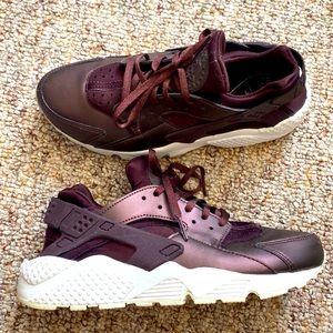 Nike Huarache Run Metallic Maroon